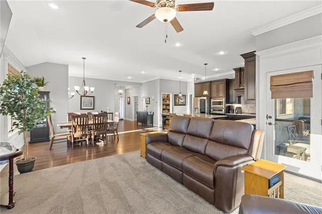 $565,000 | 3901 Southwest Odell Drive, Lee's Summit, MO 64082