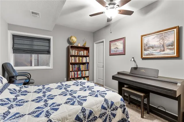 $565,000 | 3901 Southwest Odell Drive, Lee's Summit, MO 64082