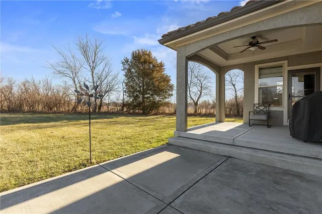 $565,000 | 3901 Southwest Odell Drive, Lee's Summit, MO 64082
