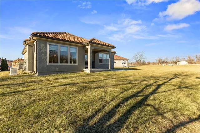 $565,000 | 3901 Southwest Odell Drive, Lee's Summit, MO 64082