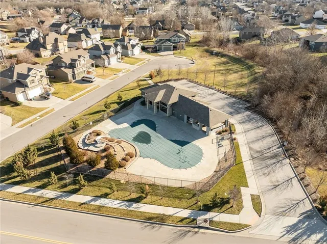 $565,000 | 3901 Southwest Odell Drive, Lee's Summit, MO 64082