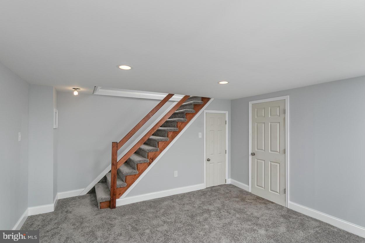 842 Stamford Road Baltimore, MD 21229 - Photo 25 of 30 Family Room