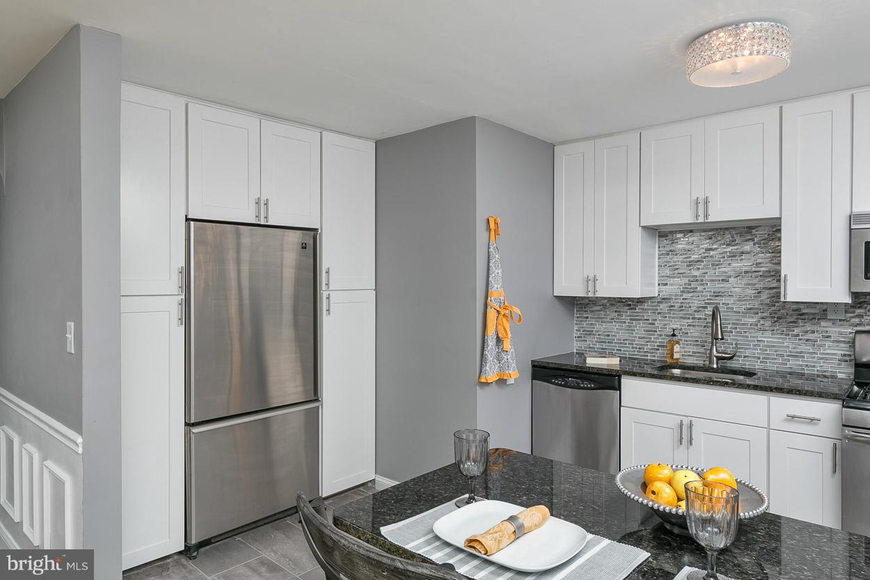 842 Stamford Road Baltimore, MD 21229 - Photo 5 of 30 Kitchen