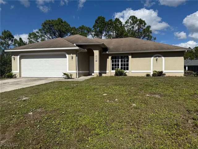 $2,200 | 1237 Chrysler Street, Lehigh Acres, FL 33974