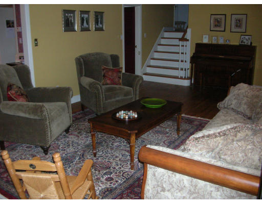 38 Bellevue Road Stoneham, MA 02180 - Photo 3 of 24 Gallery Image 3
