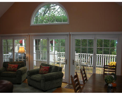 38 Bellevue Road Stoneham, MA 02180 - Photo 6 of 24 Gallery Image 6
