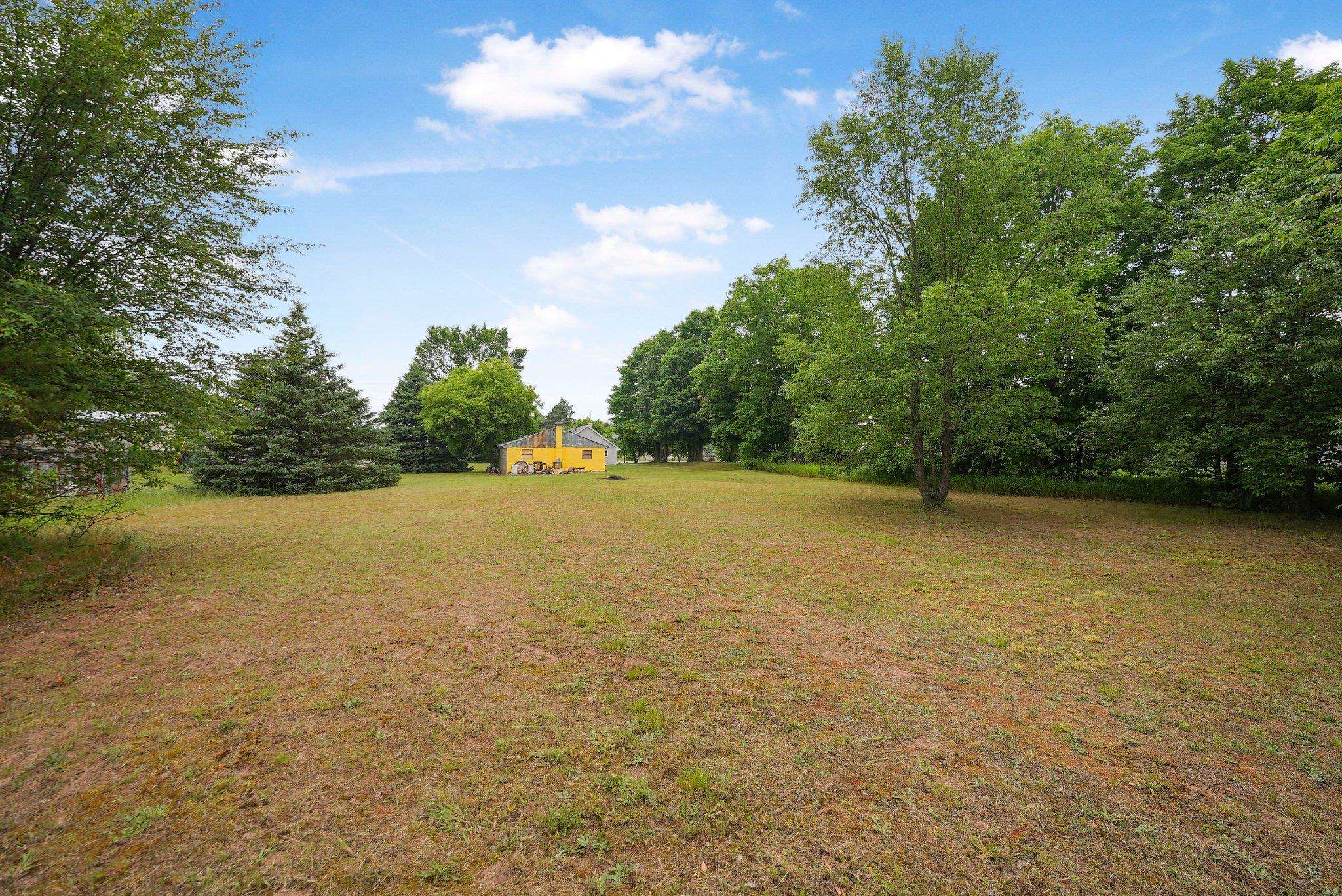 4507 Vance Road Traverse City, MI 49685 - Photo 4 of 39 1936170-b95efb69-50c8-457c-a86e-1f556c30bb03.JPG