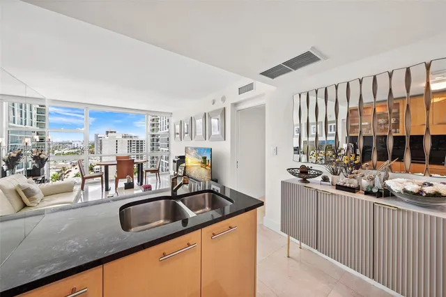 $4,950 | 6801 Collins Avenue, Unit 1403/DOOR, Miami Beach, FL 33141