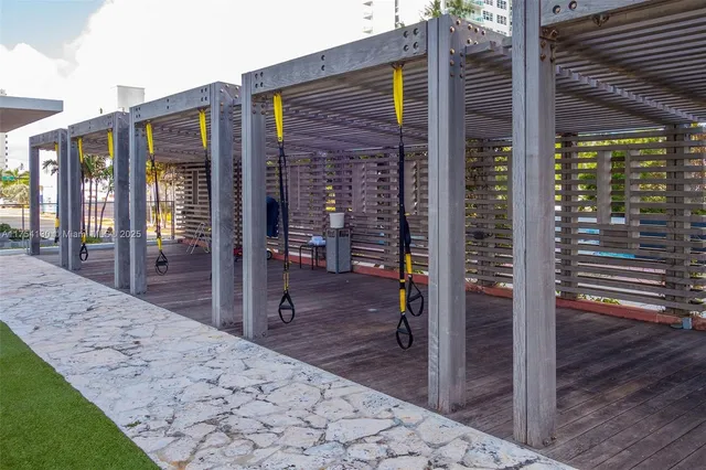 $4,950 | 6801 Collins Avenue, Unit 1403/DOOR, Miami Beach, FL 33141