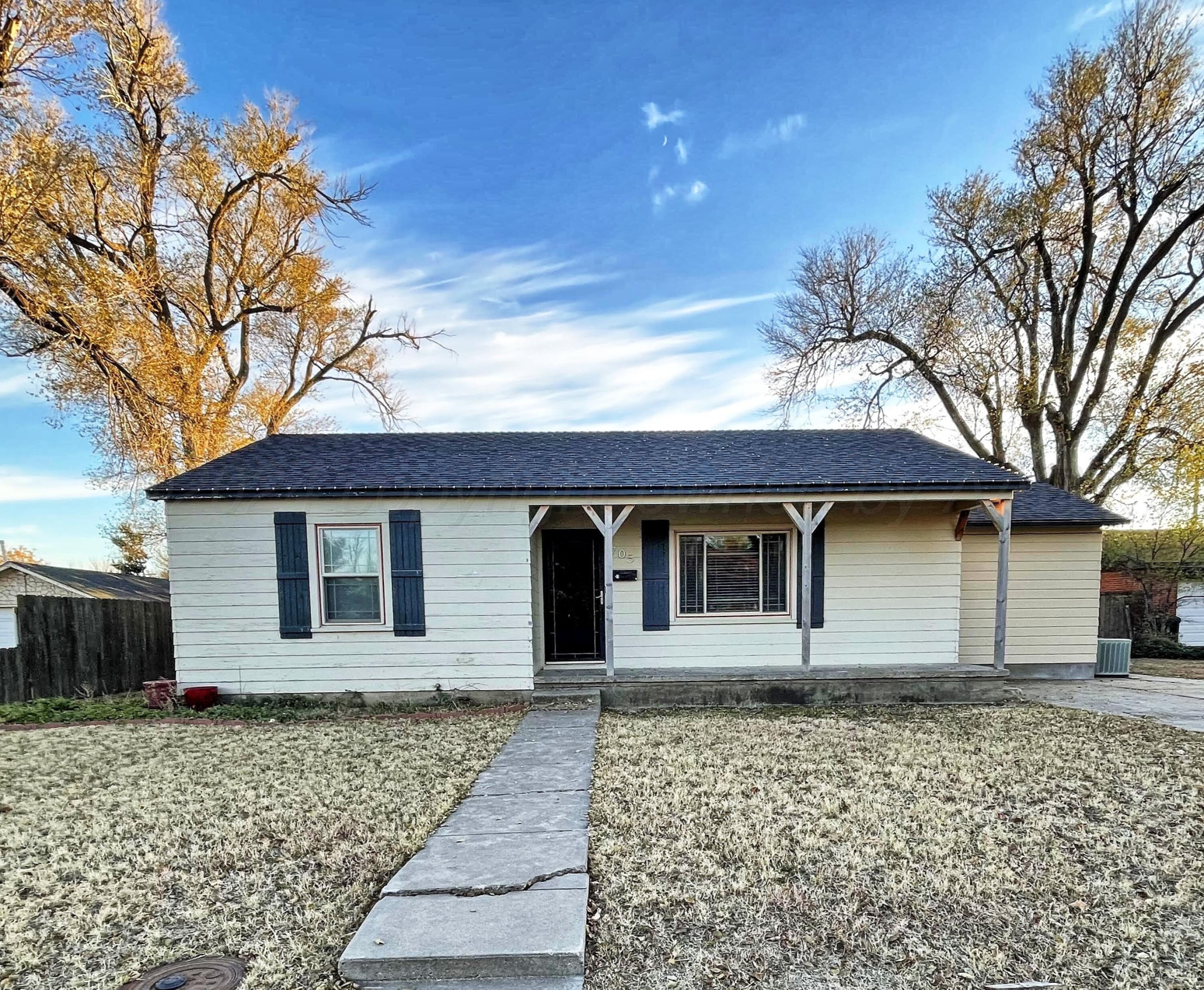 705 Southwest 9th Avenue Perryton, TX 79070 - Photo 1 of 11 10.1_easyHDR-dramatic-bright2