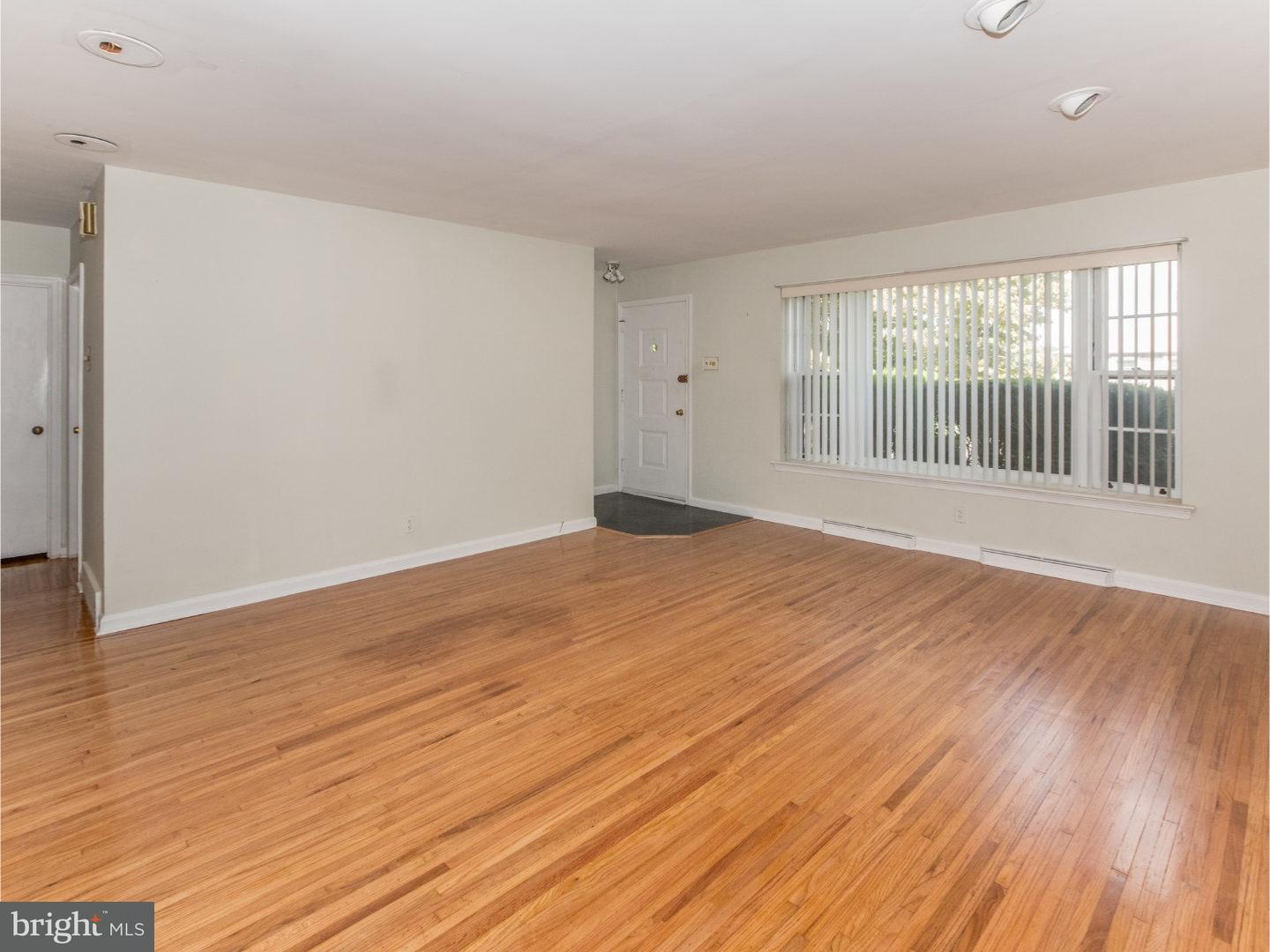 1870 Ambler Road Abington, PA 19001 - Photo 3 of 20 Living Room