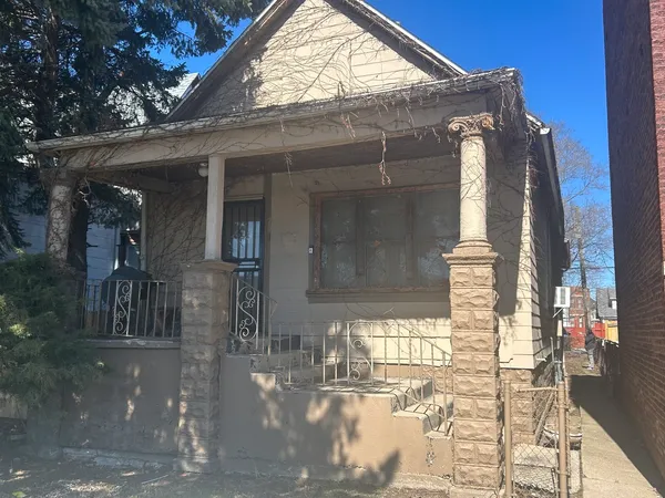 $70,000 | 20 West 113th Place, Chicago, IL 60628