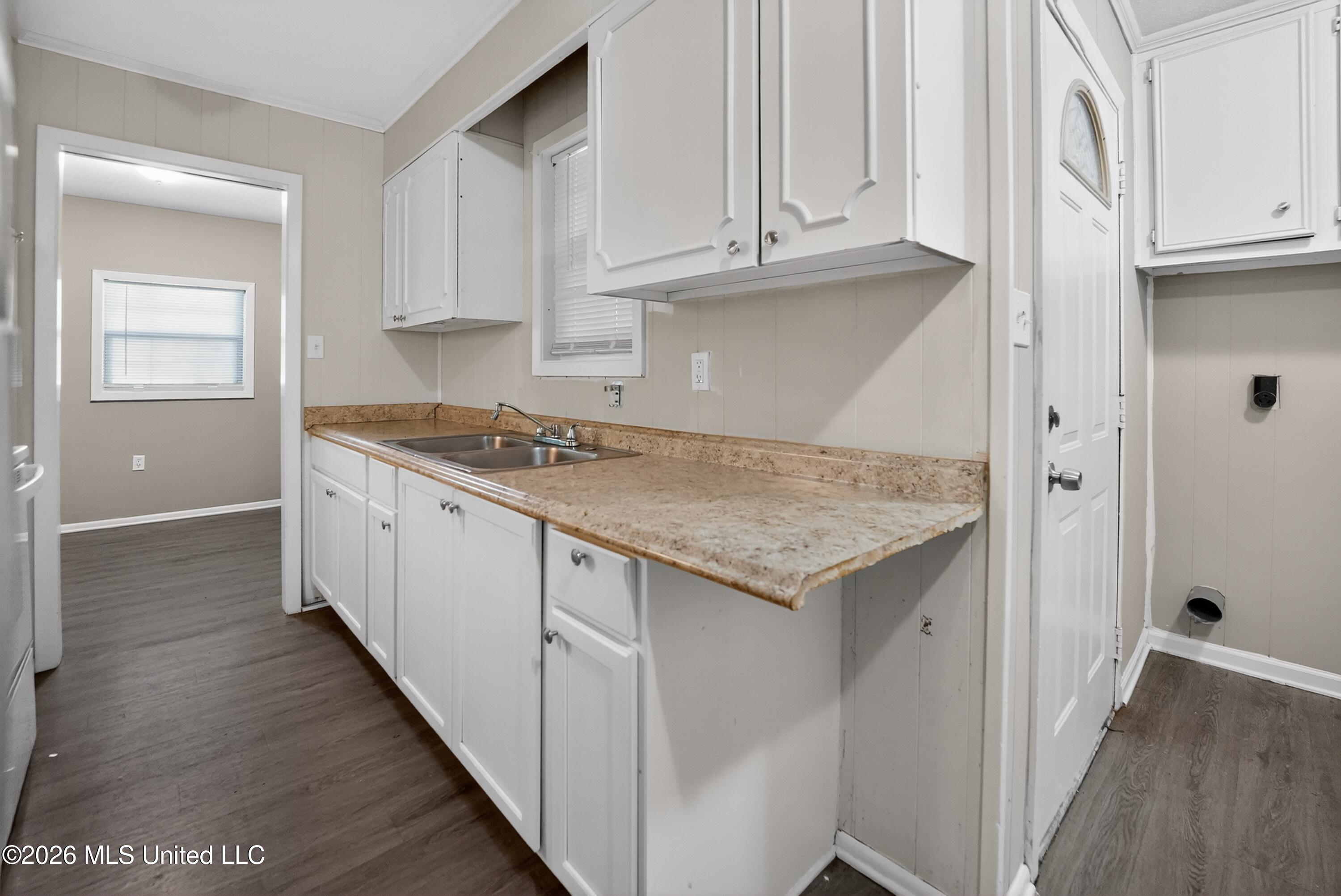 620 Queen Circle Jackson, MS 39209 - Photo 24 of 43 24_620_Queen_Cir-Kitchen-6542
