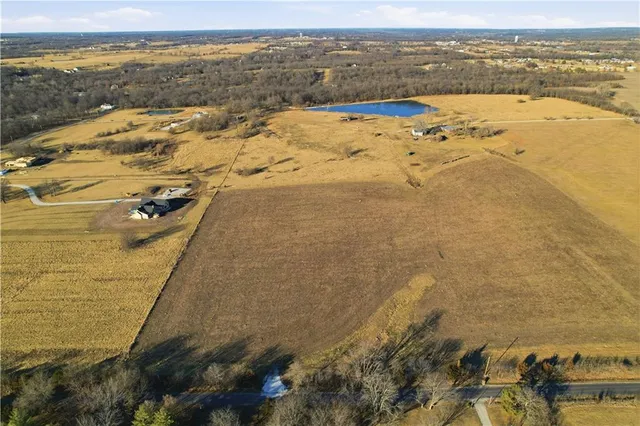 $259,900 | 34400 East Stewart Road, Lone Jack, MO 64070