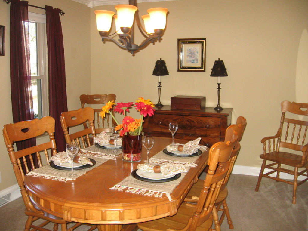 205 Lakeview Lane Oak Ridge, TN 37830 - Photo 11 of 37 Separate Dining Room