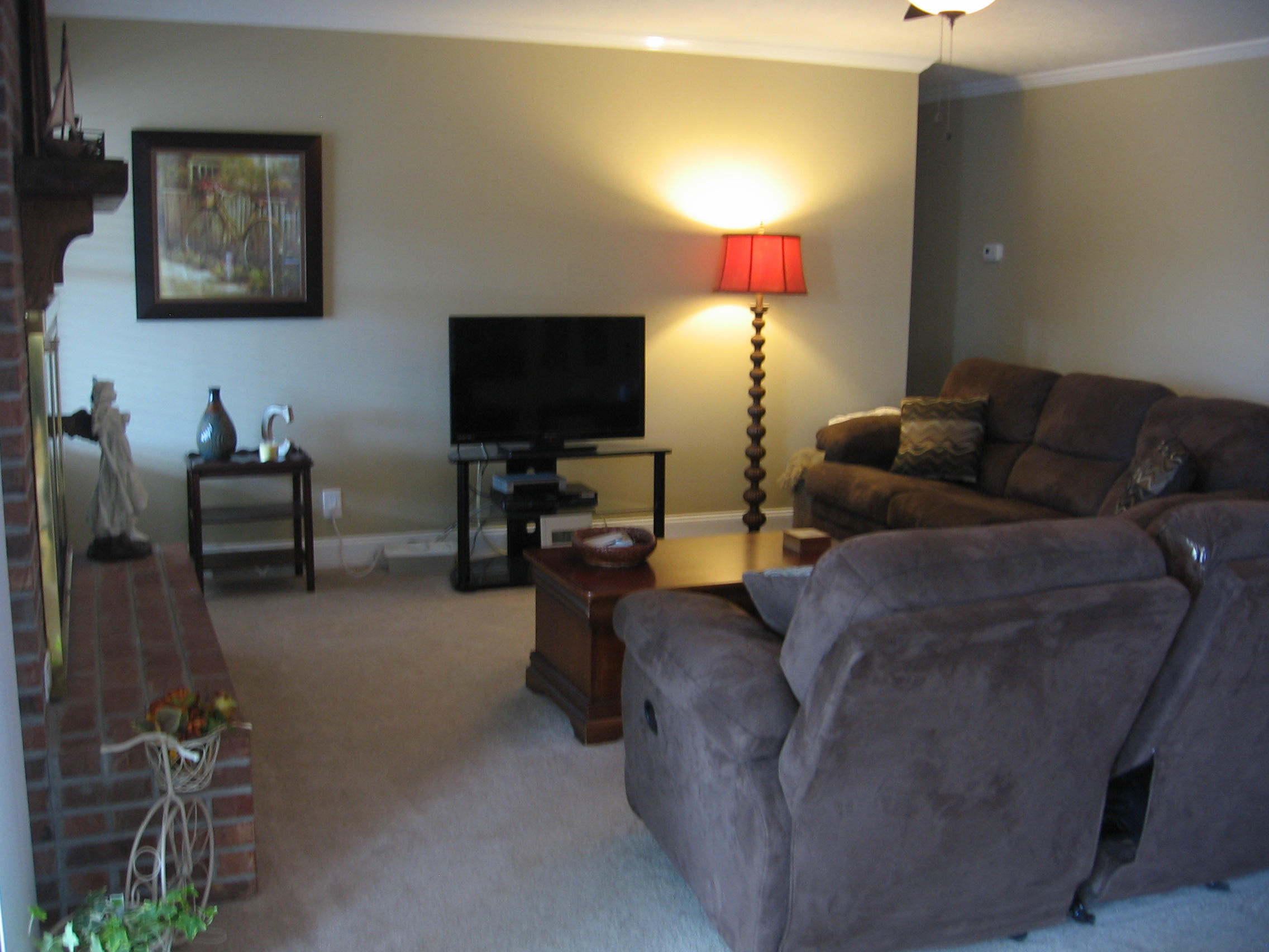 205 Lakeview Lane Oak Ridge, TN 37830 - Photo 13 of 37 View of Family Room from Kitchen