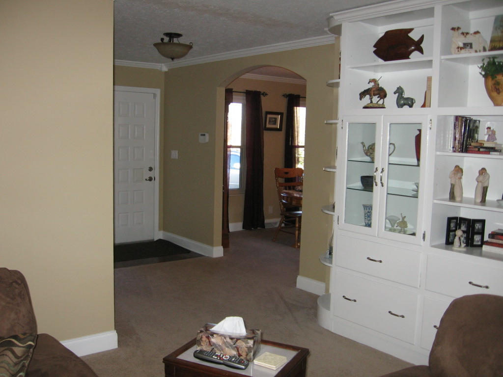 205 Lakeview Lane Oak Ridge, TN 37830 - Photo 16 of 37 View of Foyer from Family Room