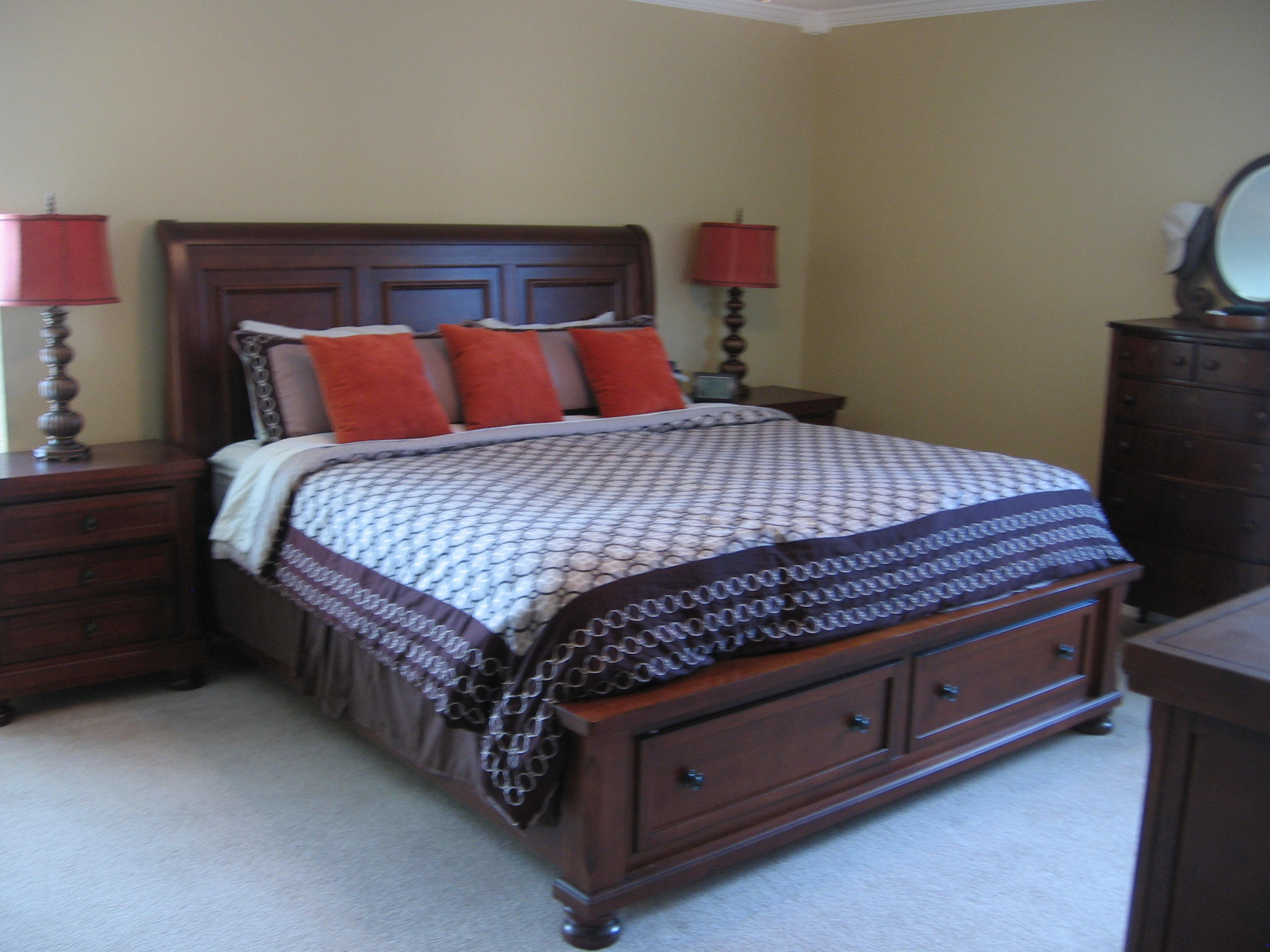 205 Lakeview Lane Oak Ridge, TN 37830 - Photo 20 of 37 Large Master Bedroom