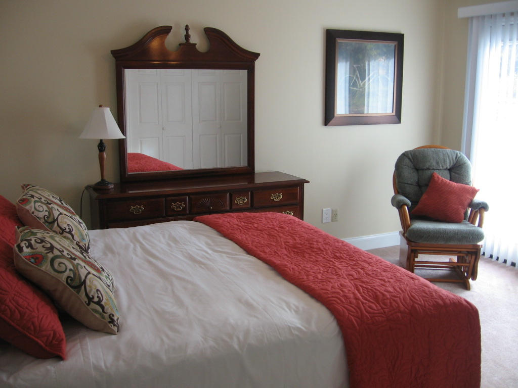 205 Lakeview Lane Oak Ridge, TN 37830 - Photo 29 of 37 Another View of Large 3rd Bedroom
