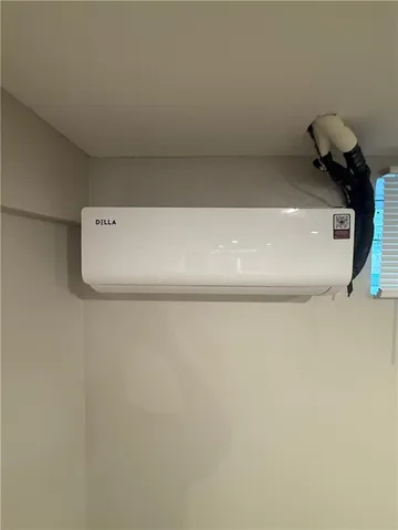 $194,900 | 3422 East 54 Street, Kansas City, MO 64130