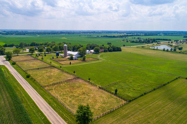 1111 Simons Road Oswego, IL 60543 - Photo 35 of 37 a view of a city