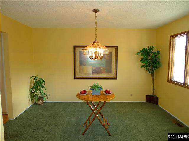 6005 Wintergreen Lane Reno, NV 89511 - Photo 5 of 13 Photo 5
