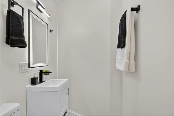 $575,000 | 6150 South Ingleside Avenue, Chicago, IL 60637