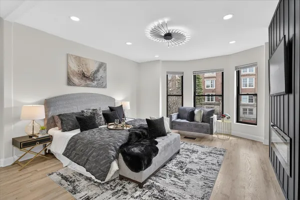 $575,000 | 6150 South Ingleside Avenue, Chicago, IL 60637