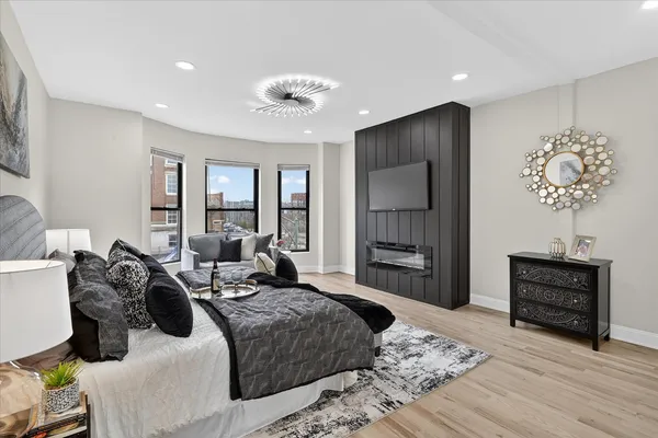 $575,000 | 6150 South Ingleside Avenue, Chicago, IL 60637