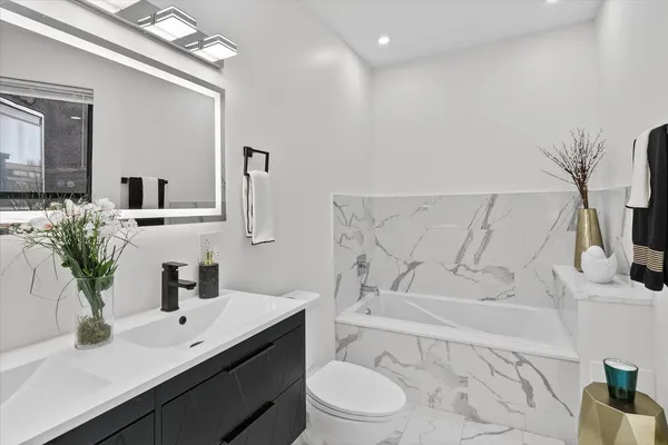 $575,000 | 6150 South Ingleside Avenue, Chicago, IL 60637