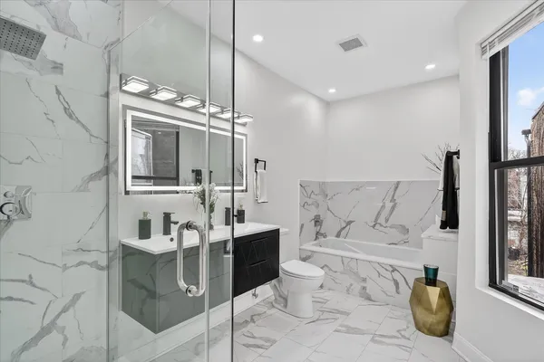 $575,000 | 6150 South Ingleside Avenue, Chicago, IL 60637