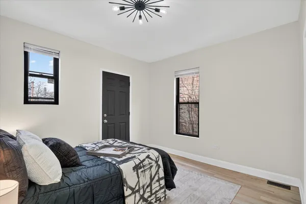 $575,000 | 6150 South Ingleside Avenue, Chicago, IL 60637
