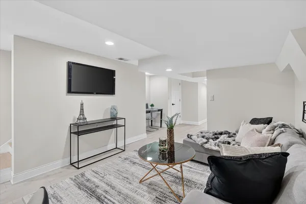 $575,000 | 6150 South Ingleside Avenue, Chicago, IL 60637