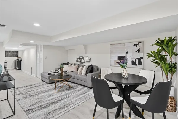 $575,000 | 6150 South Ingleside Avenue, Chicago, IL 60637