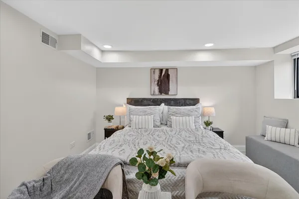 $575,000 | 6150 South Ingleside Avenue, Chicago, IL 60637