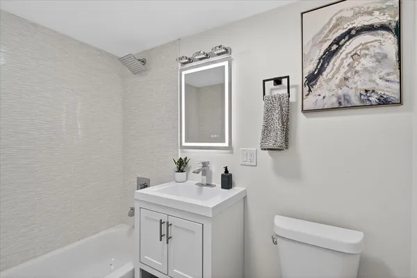 $575,000 | 6150 South Ingleside Avenue, Chicago, IL 60637