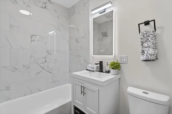 $575,000 | 6150 South Ingleside Avenue, Chicago, IL 60637
