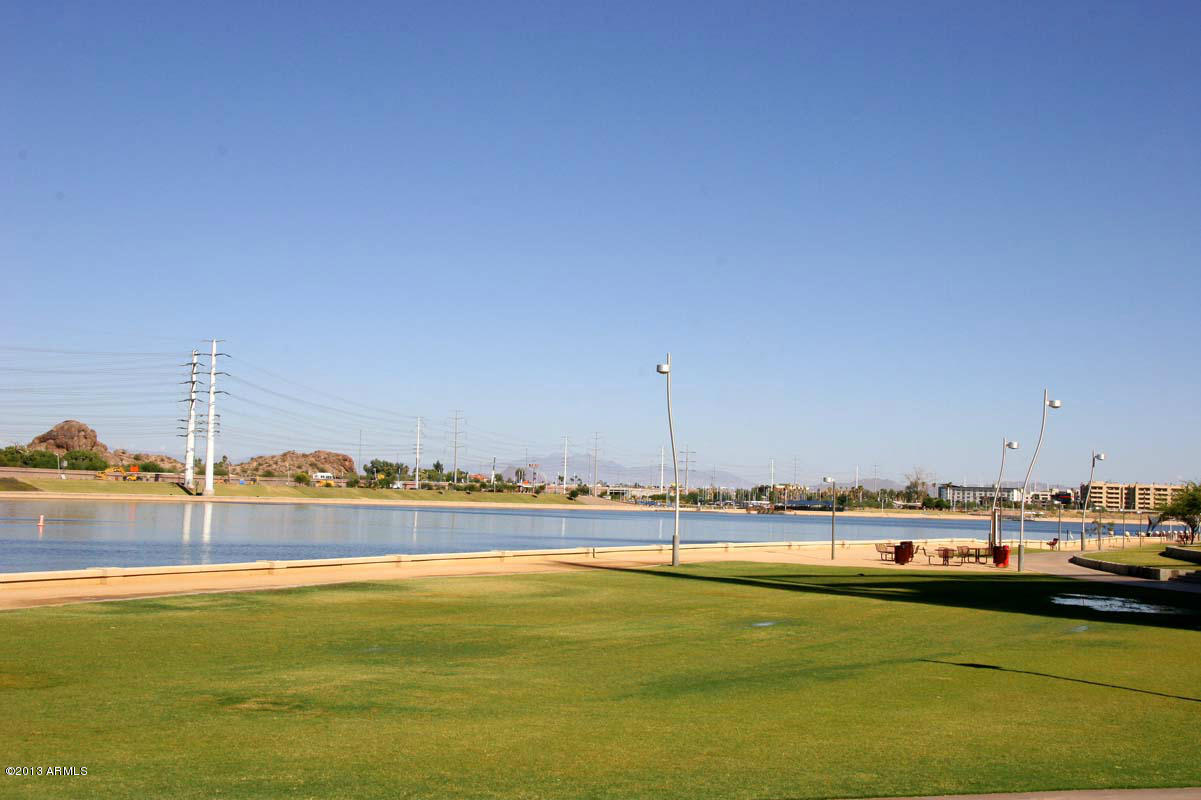 435 West Rio Salado Parkway, Unit 230 Tempe, AZ 85281 - Photo 17 of 18 Regatta Pointe Tempe_Beach_Park