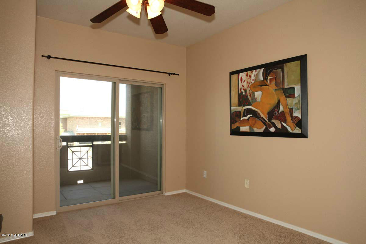 435 West Rio Salado Parkway, Unit 230 Tempe, AZ 85281 - Photo 10 of 18 Regatta Pointe Guest_Bedroom w ith balco
