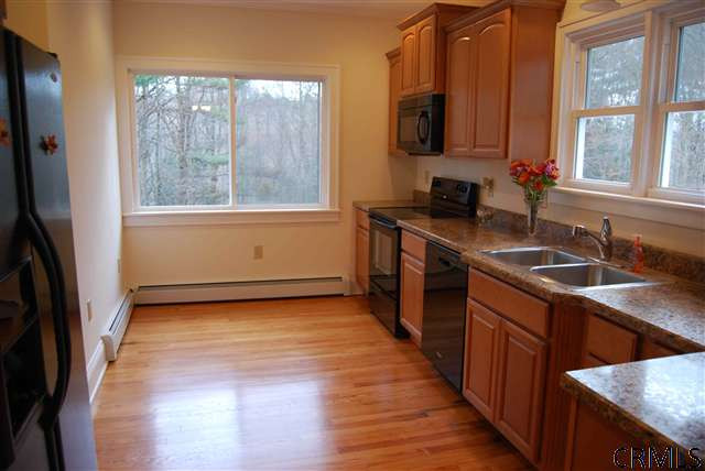 465 Brunswick Road Troy, NY 12180 - Photo 4 of 15 Photo 4