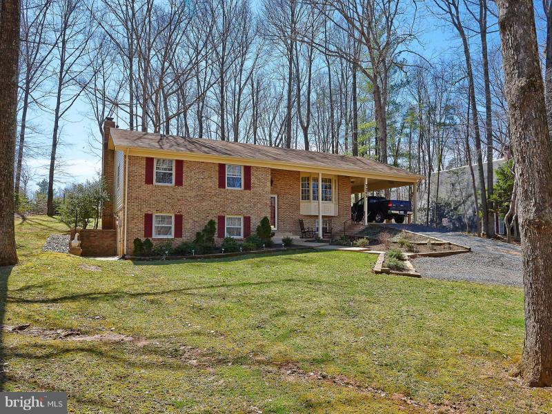 7205 Ridgeway Drive Manassas, VA 20112 - Photo 1 of 29 Exterior (Front)