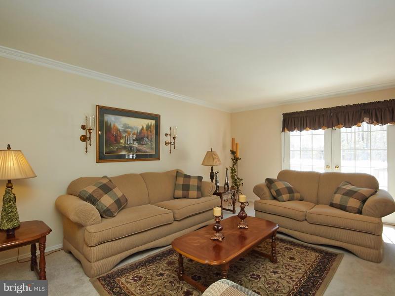 7205 Ridgeway Drive Manassas, VA 20112 - Photo 14 of 29 Living Room
