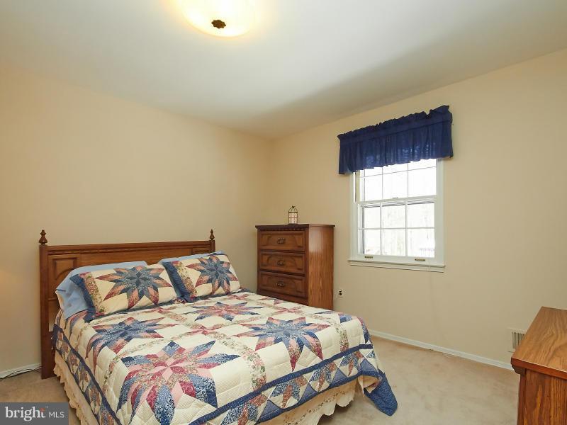 7205 Ridgeway Drive Manassas, VA 20112 - Photo 19 of 29 Bedroom
