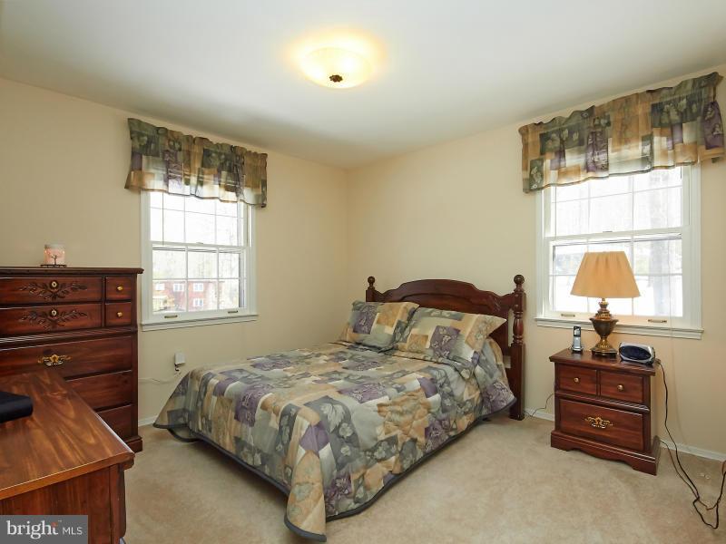 7205 Ridgeway Drive Manassas, VA 20112 - Photo 21 of 29 Bedroom