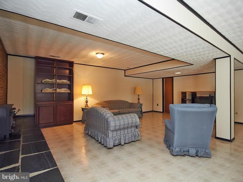 7205 Ridgeway Drive Manassas, VA 20112 - Photo 26 of 29 Basement