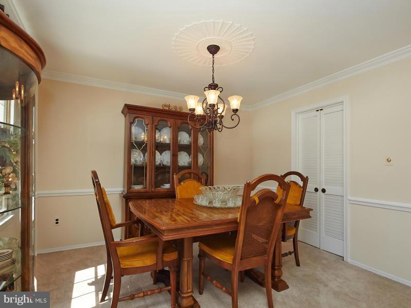 7205 Ridgeway Drive Manassas, VA 20112 - Photo 10 of 29 Dining Room