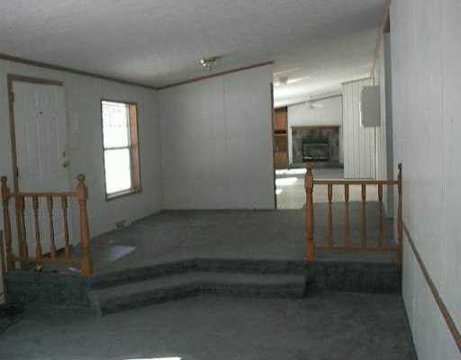 185 Poplar Road Karns City, PA 16041 - Photo 3 of 8 Living Room.
