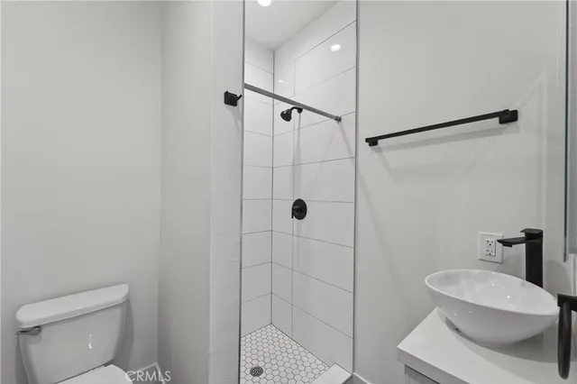 $1,100 | 1616 South Norton Avenue, Los Angeles, CA 90019