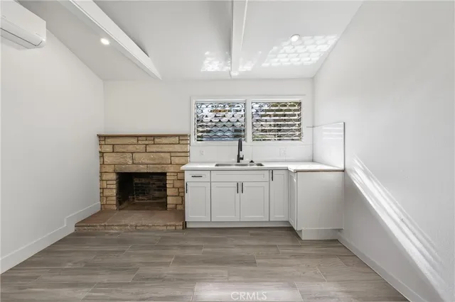 $1,100 | 1616 South Norton Avenue, Los Angeles, CA 90019