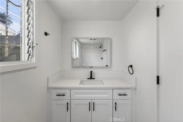 $1,100 | 1616 South Norton Avenue, Los Angeles, CA 90019